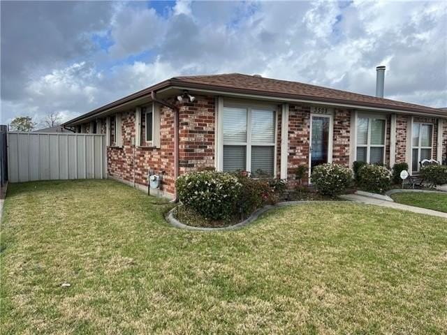 3508 Decomine Dr - Photo 3 of 31