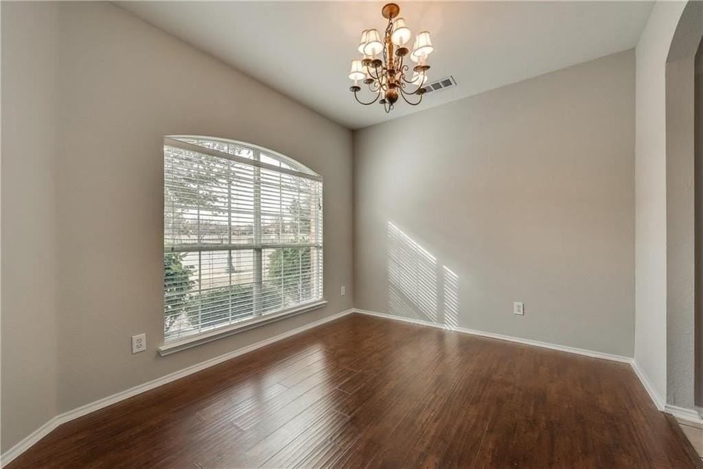 409 Knoll Park Ct - Photo 5 of 25