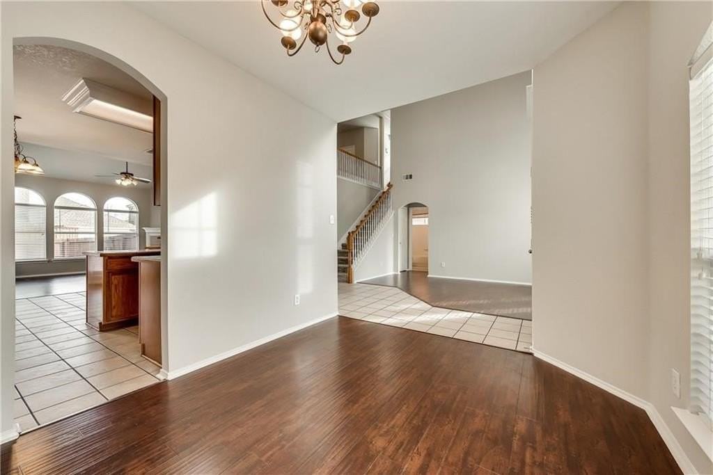 409 Knoll Park Ct - Photo 7 of 25