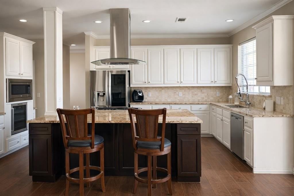 1308 Normandy Dr - Photo 5 of 10