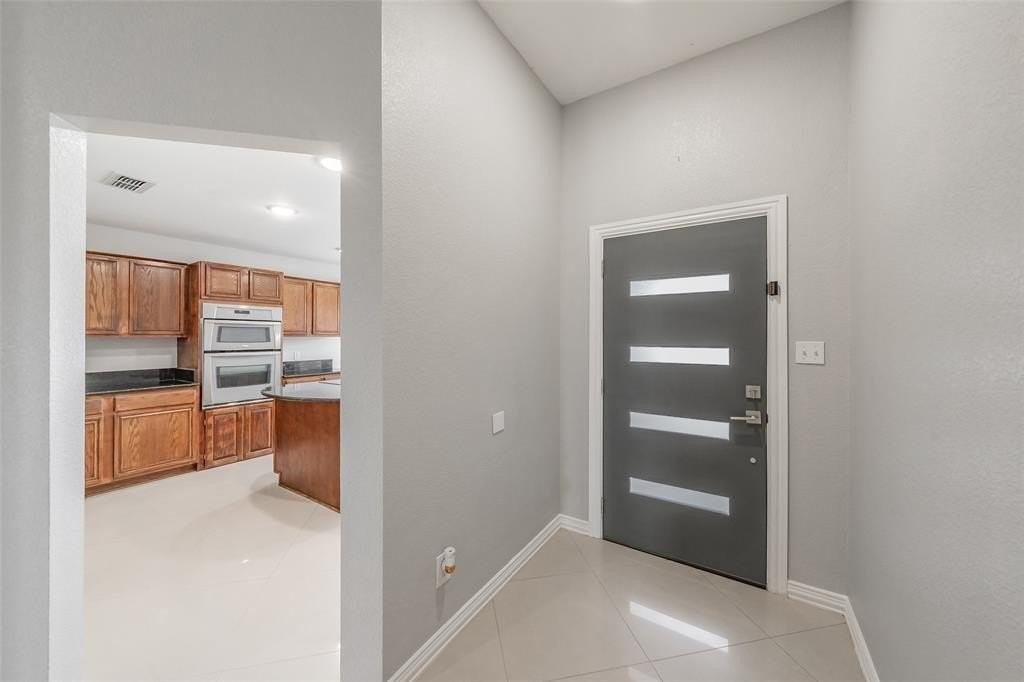 7414 Lake Front Trl - Photo 3 of 19