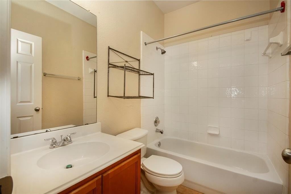 5712 Eureka Bnd - Photo 5 of 23