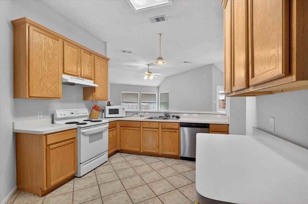 5108 Geranium Ct - Photo 5 of 20