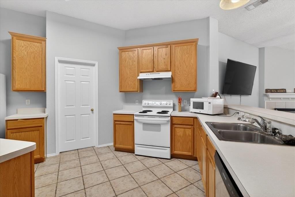 5108 Geranium Ct - Photo 6 of 20