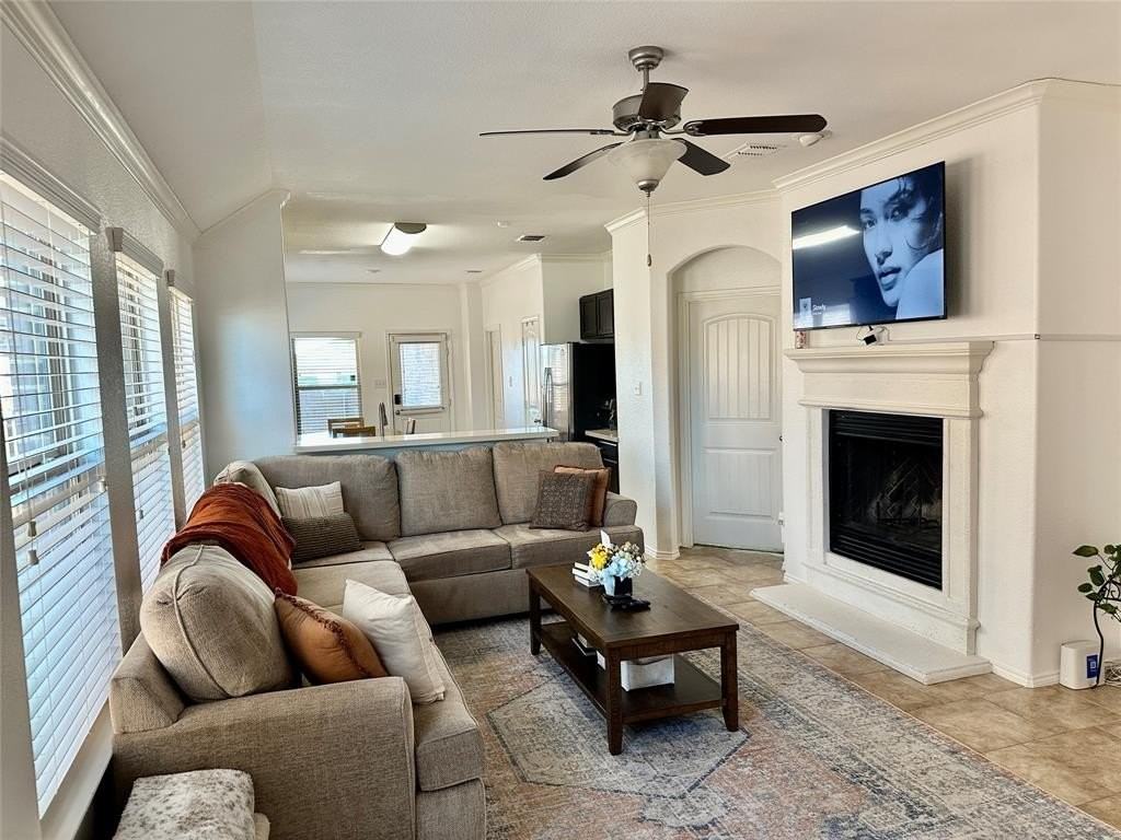 3003 Rosemount Ln - Photo 3 of 27