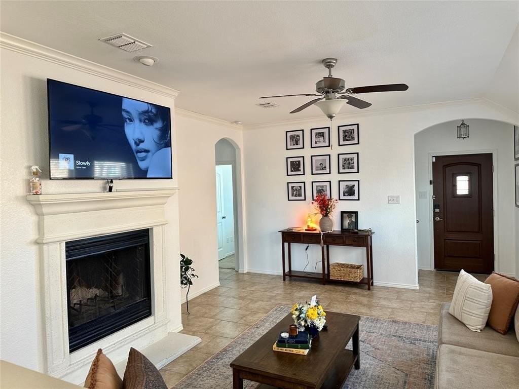 3003 Rosemount Ln - Photo 6 of 27