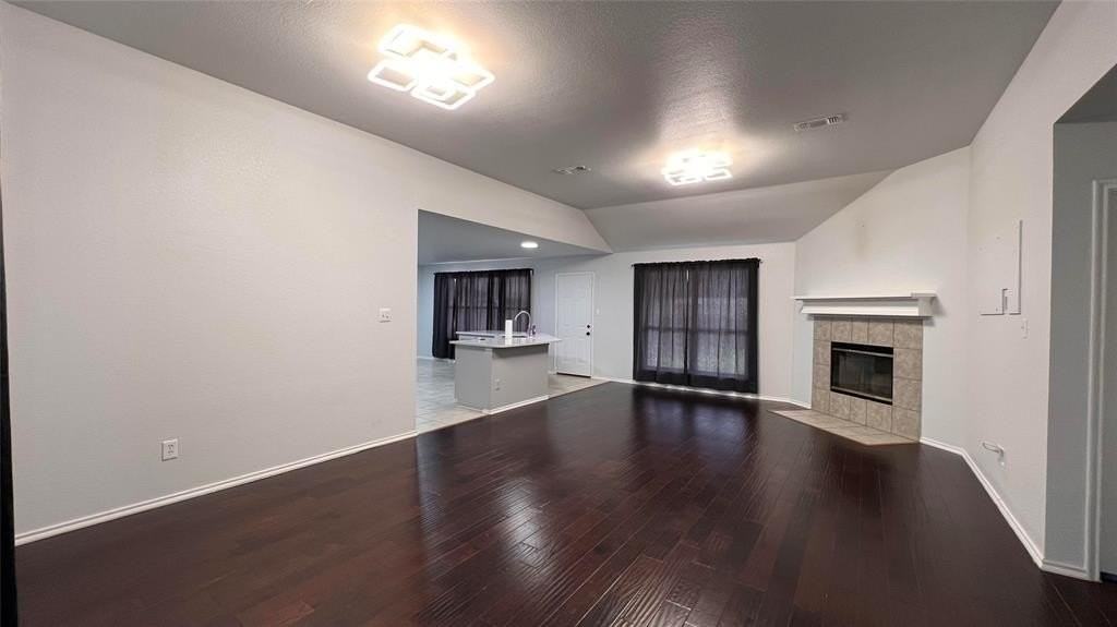 1521 Brookleaf Dr - Photo 3 of 29