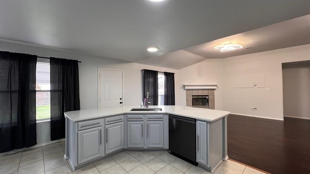 1521 Brookleaf Dr - Photo 4 of 29