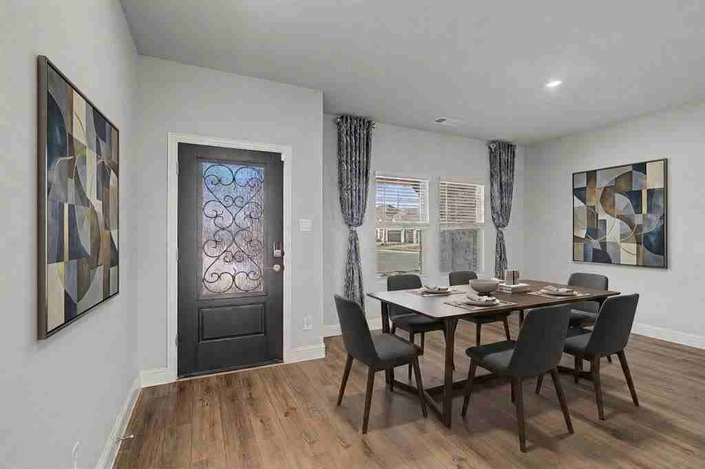 2344 Bellatrix Dr - Photo 4 of 39