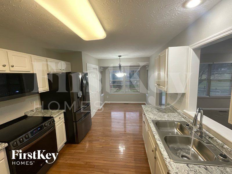 5416 Shady Meadows Dr - Photo 4 of 11