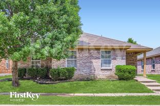 1925 Cross Oaks Dr - Photo 1 of 1