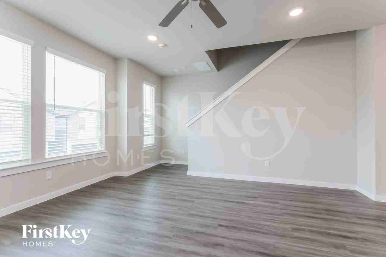 18412 Idyllic Aly - Photo 2 of 19