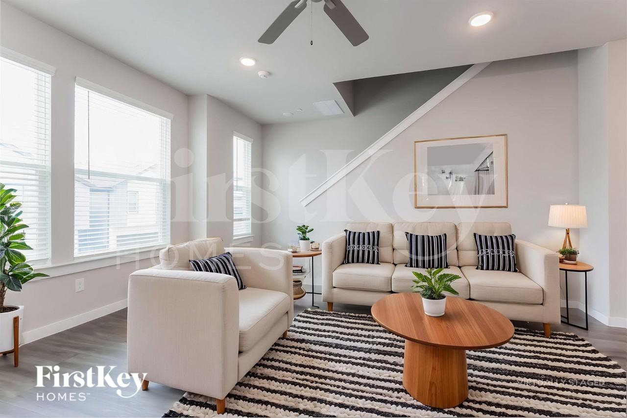 18412 Idyllic Aly - Photo 3 of 19