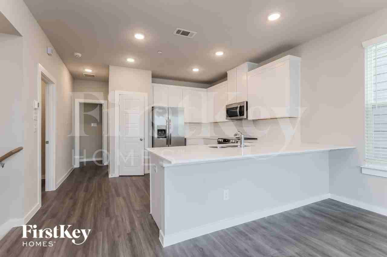 18412 Idyllic Aly - Photo 5 of 19