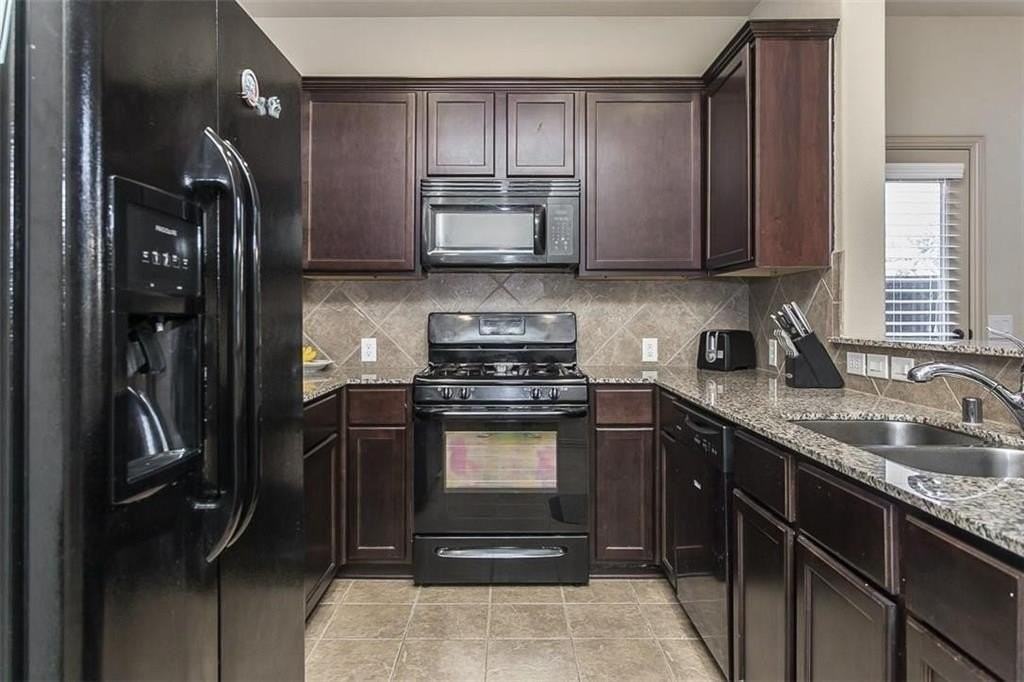 867 Llano Dr - Photo 2 of 13