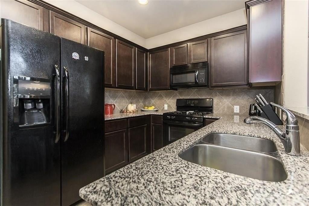 867 Llano Dr - Photo 3 of 13