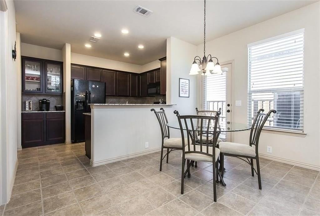 867 Llano Dr - Photo 4 of 13