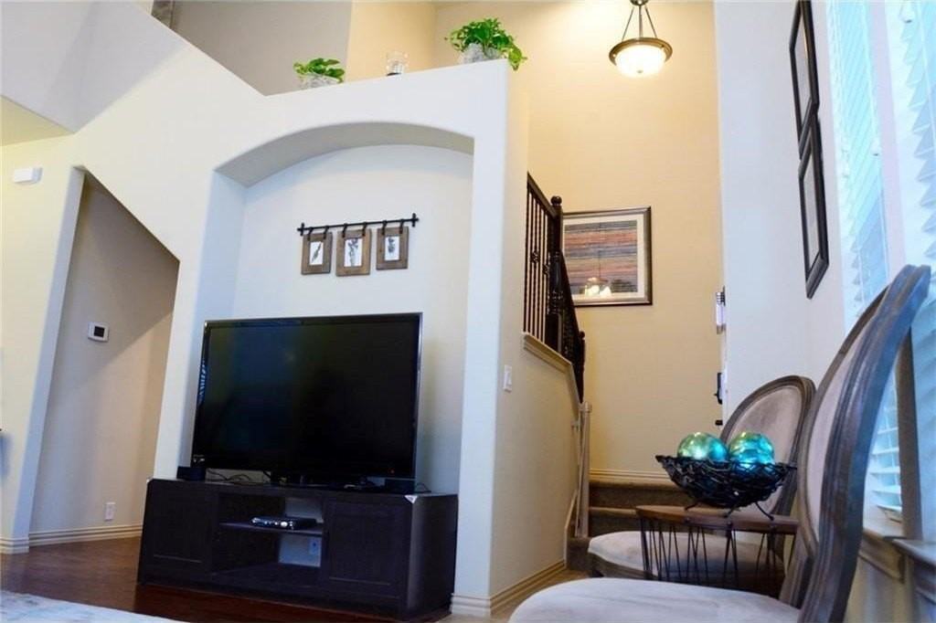 867 Llano Dr - Photo 5 of 13