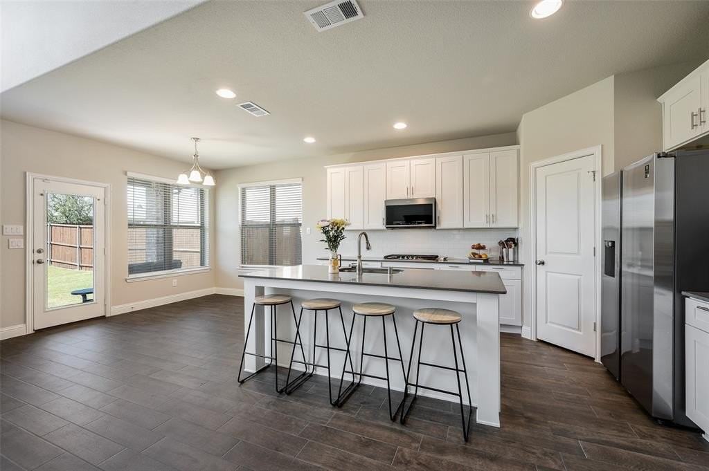 6005 Horsetail Dr - Photo 7 of 26