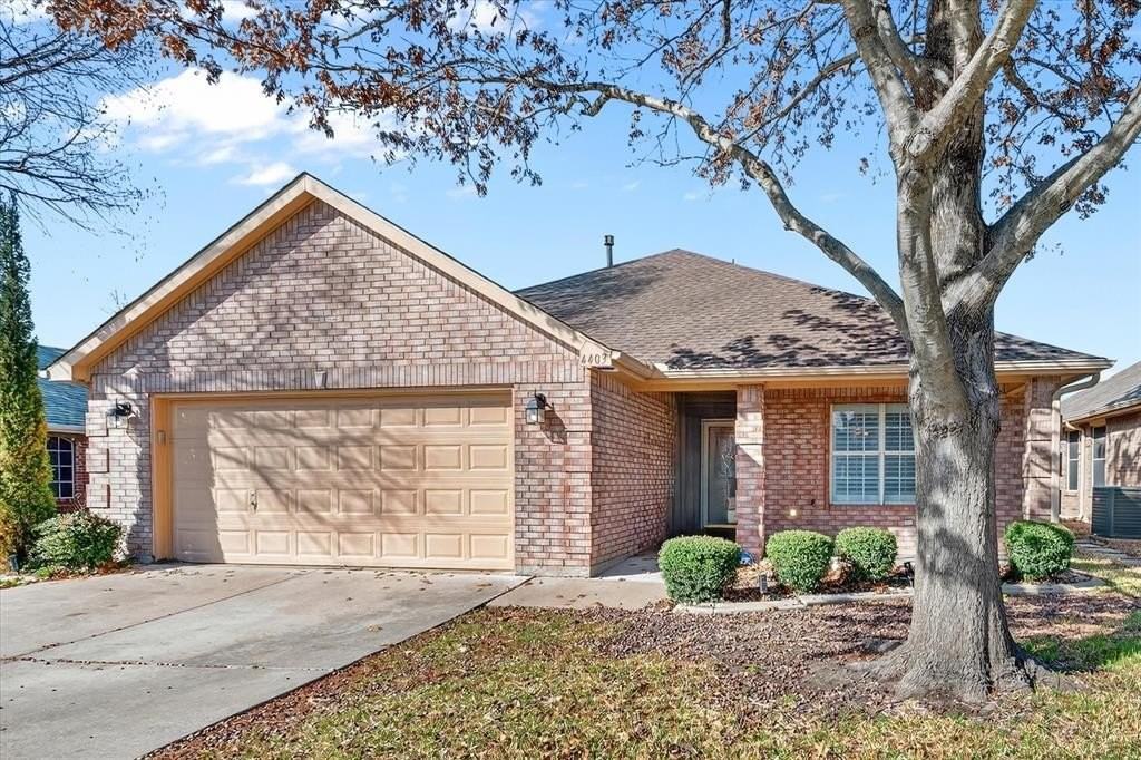 4403 Shady Elm Dr - Photo 4 of 34