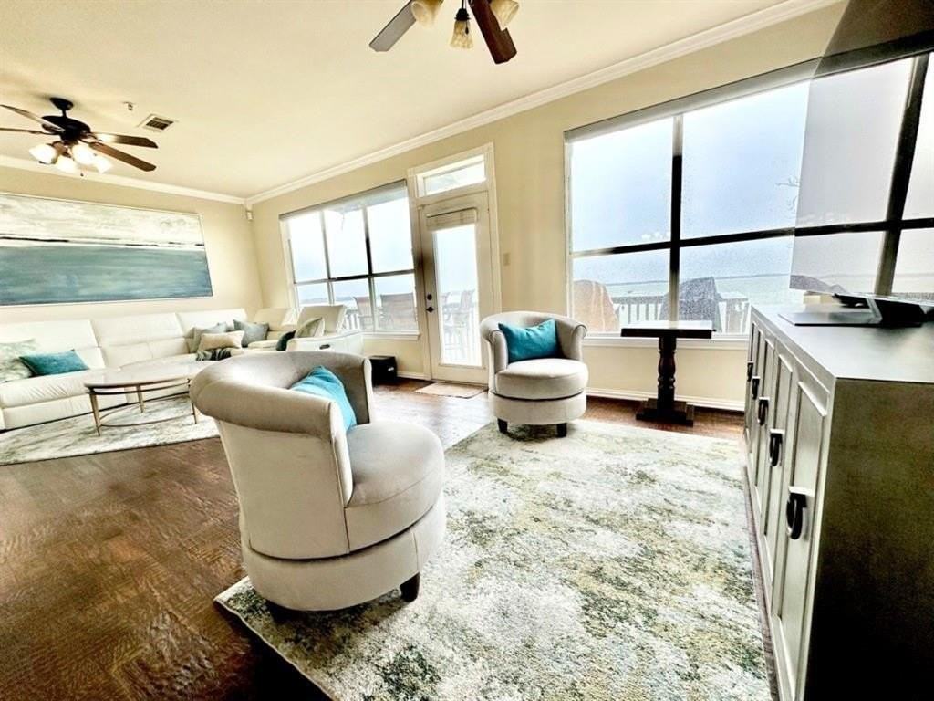 402 Oakbrook Dr - Photo 6 of 28