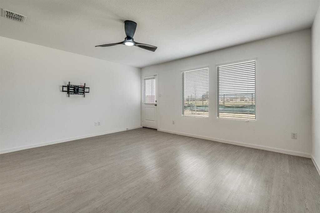 3201 Tarpan Ct - Photo 4 of 22