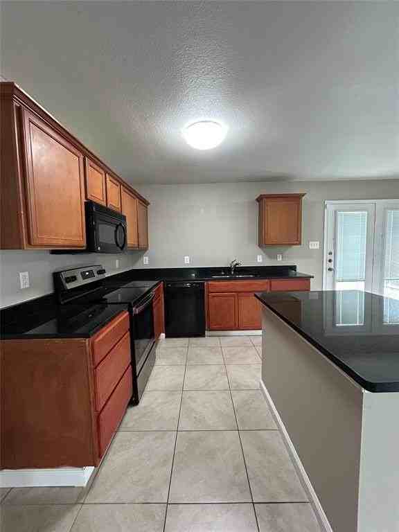 2153 Benning Way - Photo 7 of 28