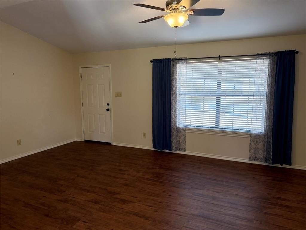 1100 Meadow Dr - Photo 5 of 16