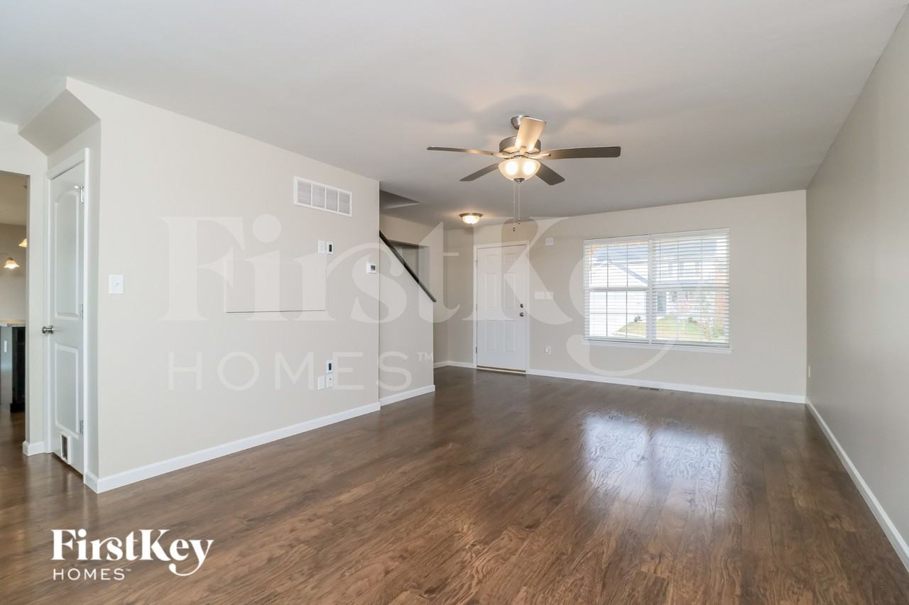 2668 Winding Valley Dr - Photo 3 of 15