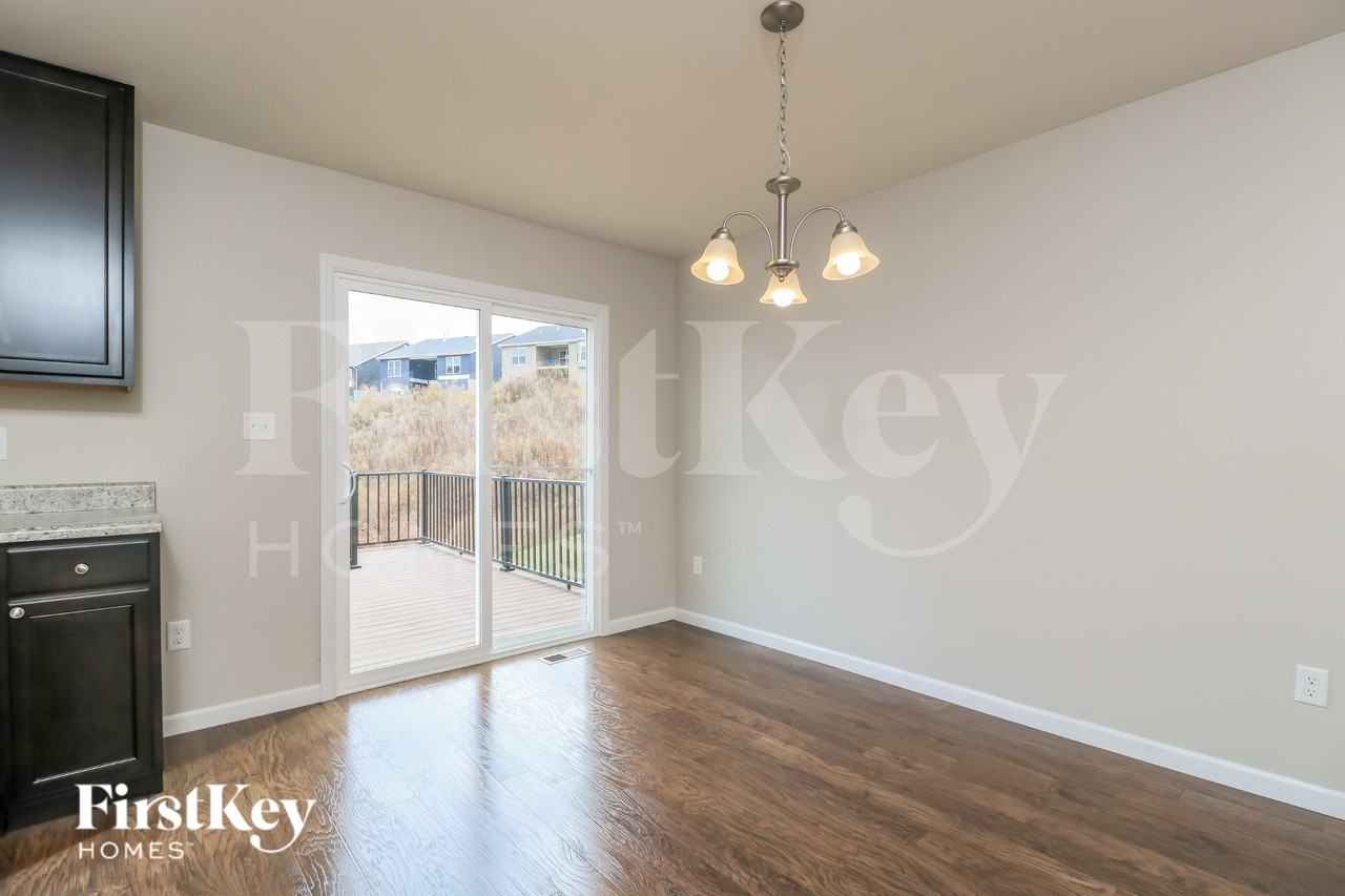 2668 Winding Valley Dr - Photo 4 of 15