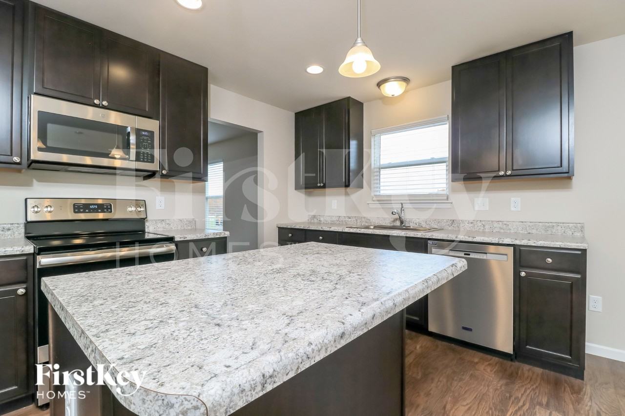 2668 Winding Valley Dr - Photo 5 of 15