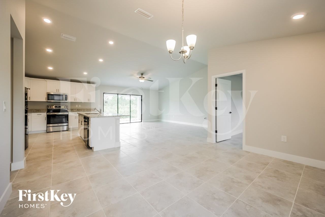 915 Plumosa Ave - Photo 5 of 15