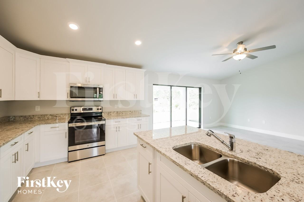 915 Plumosa Ave - Photo 6 of 15