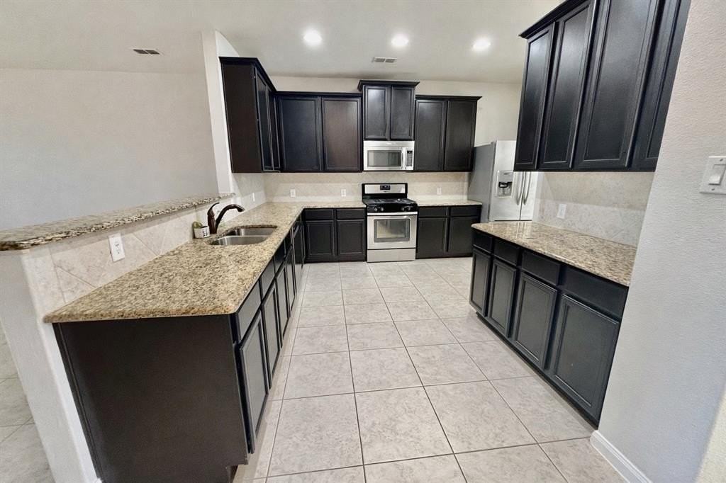 410 Winchester Dr - Photo 5 of 22