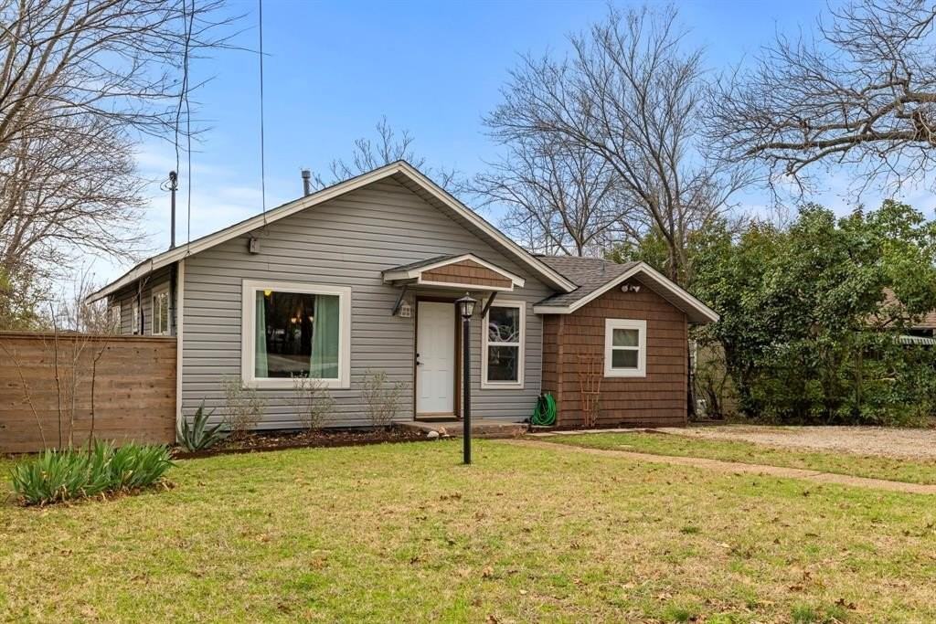 8910 San Leandro Dr - Photo 2 of 40