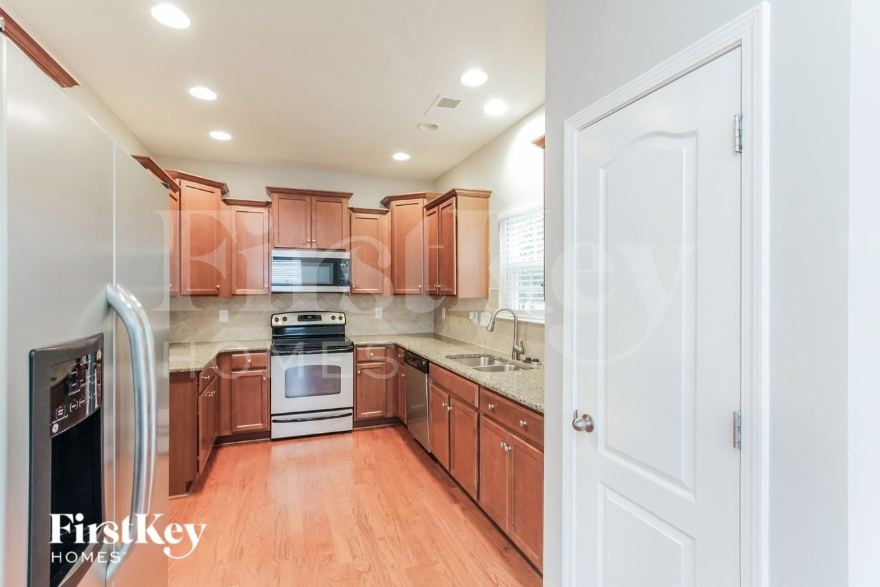 9100 Griers Pasture Dr - Photo 6 of 15