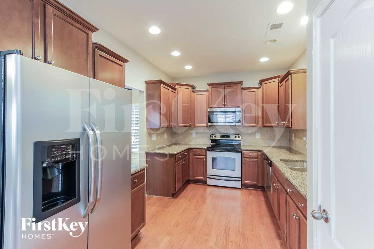 9100 Griers Pasture Dr - Photo 7 of 15