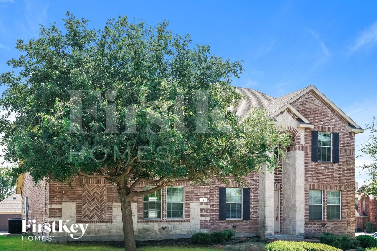 101 Sycamore Cir - Photo 2 of 15