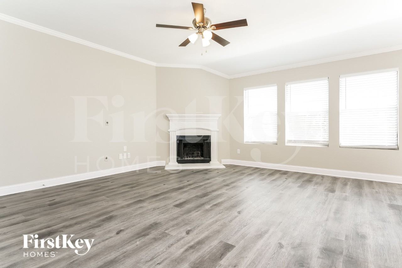 101 Sycamore Cir - Photo 4 of 15