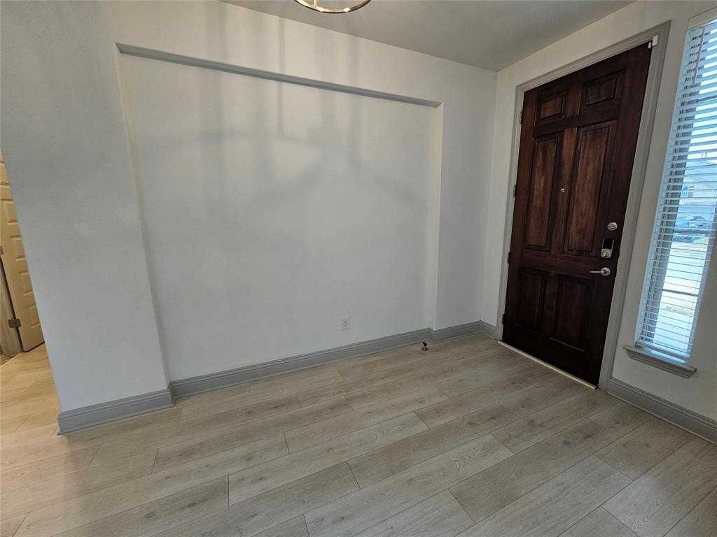 3216 Southampton Dr - Photo 2 of 38