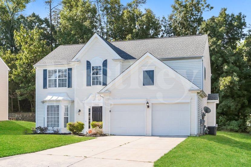 1562 Pondhaven Dr - Photo 2 of 15