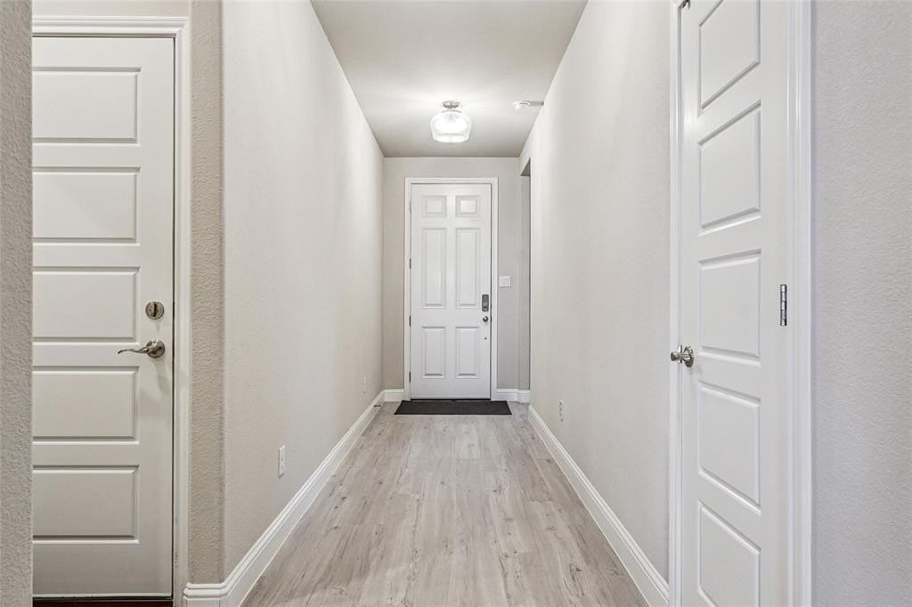 1304 Beach Dr - Photo 5 of 20