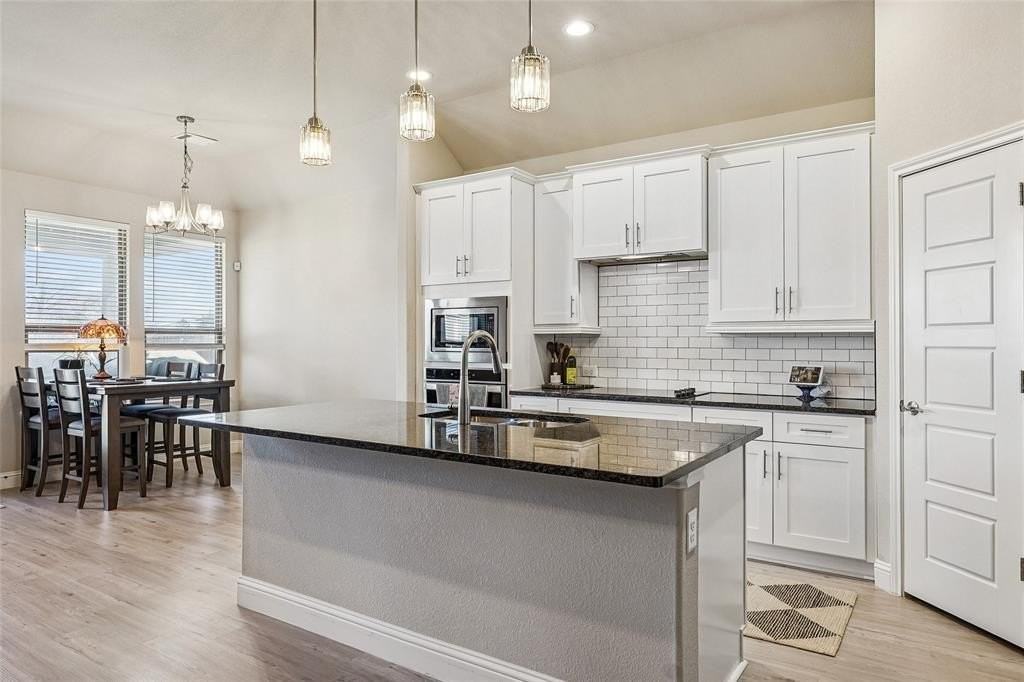 1304 Beach Dr - Photo 6 of 20