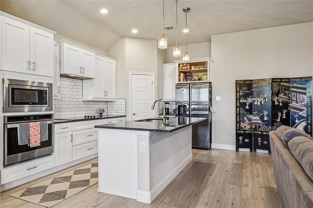 1304 Beach Dr - Photo 7 of 20