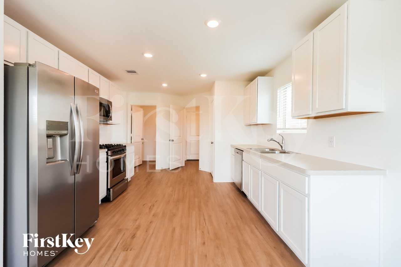 202 Alder Laurels Cv - Photo 5 of 15