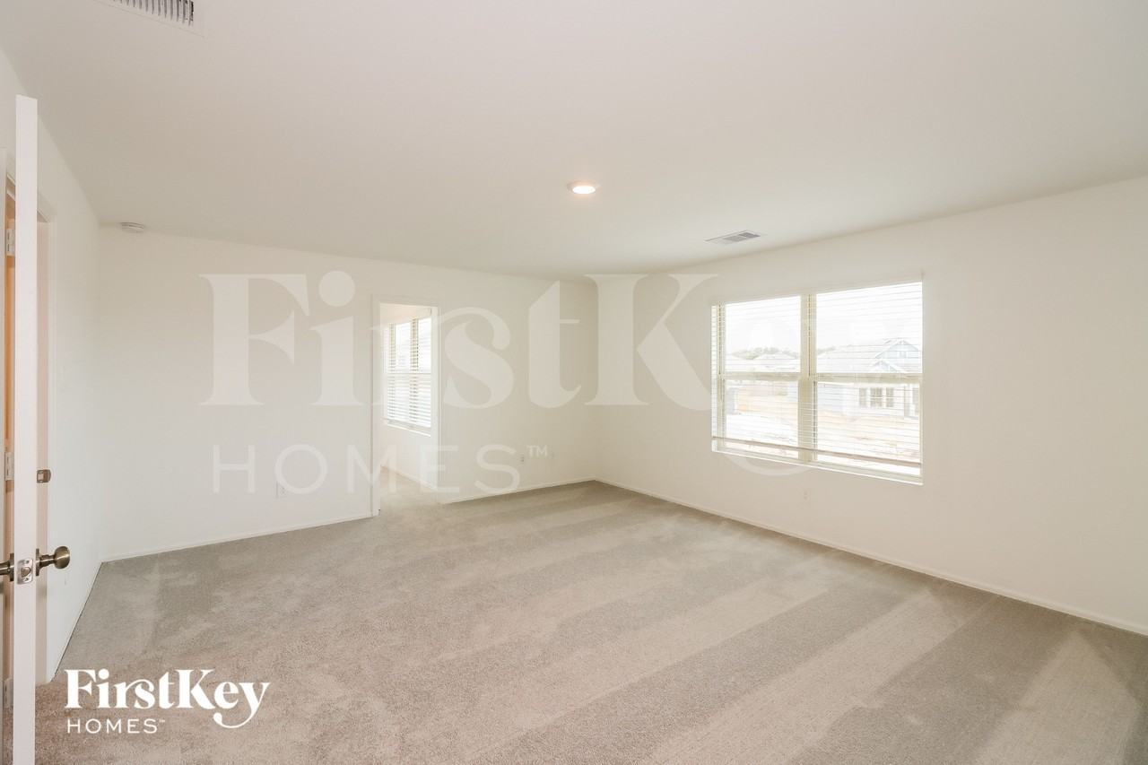 202 Alder Laurels Cv - Photo 7 of 15