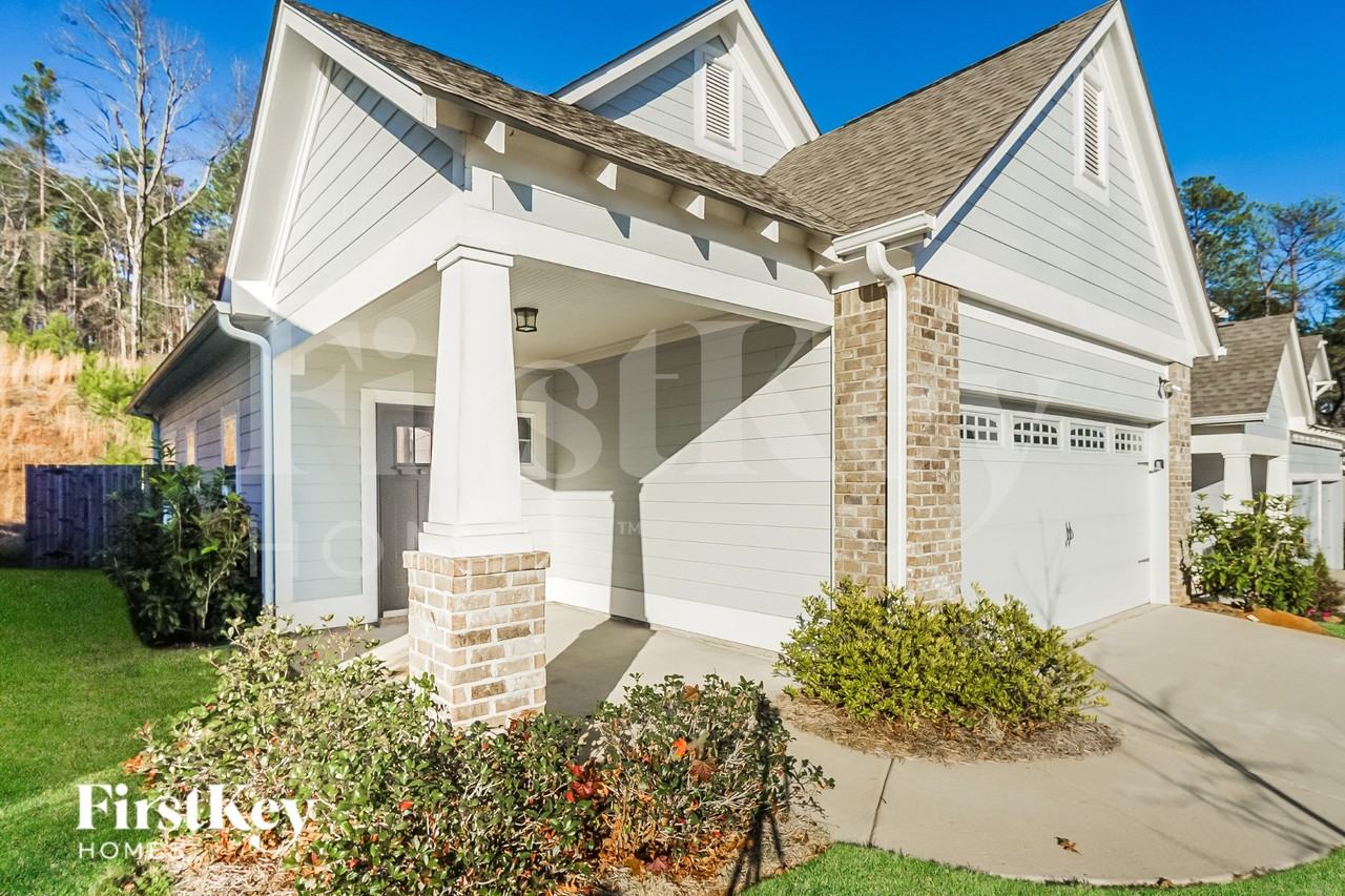 2807 Village Ln - Photo 2 of 15