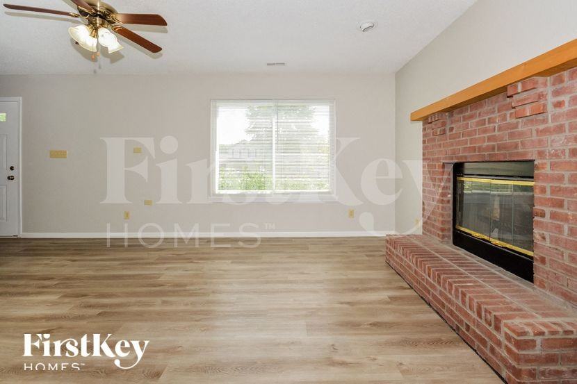 6344 River Valley Way - Photo 4 of 15