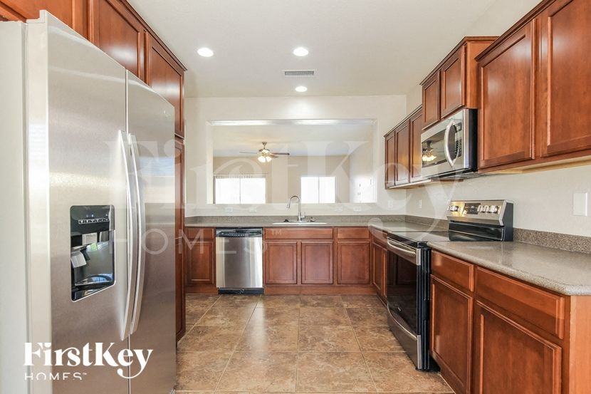 390 E Yellow Wood Ave - Photo 5 of 15