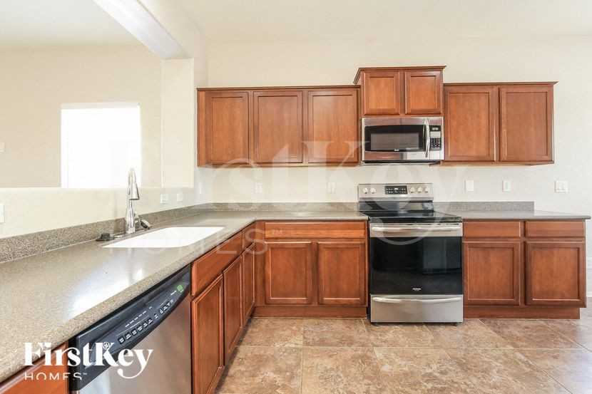 390 E Yellow Wood Ave - Photo 6 of 15